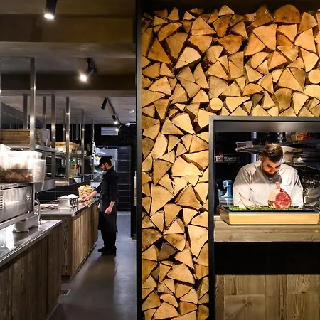 Victoria - Maison Caerdinael 4*