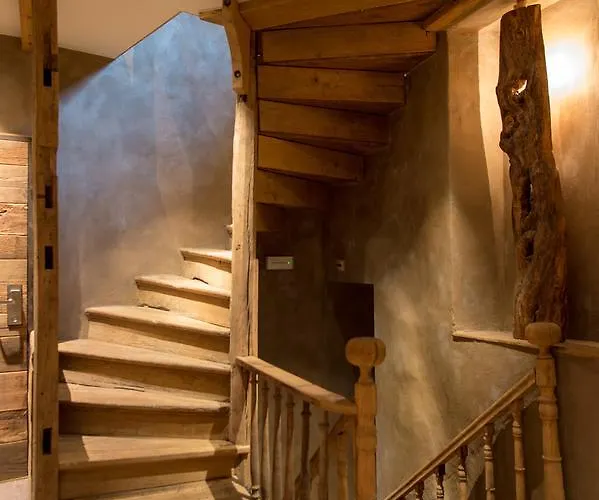 Victoria - Maison Caerdinael Hotel 4*